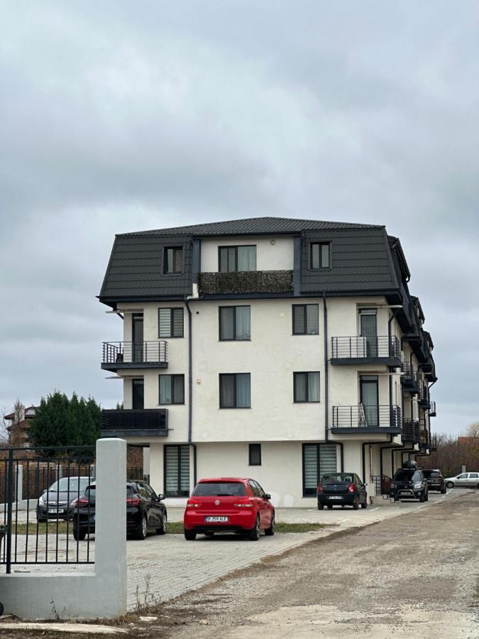 Touchdown Apartment Near Bucharest Airport Отопени Экстерьер фото