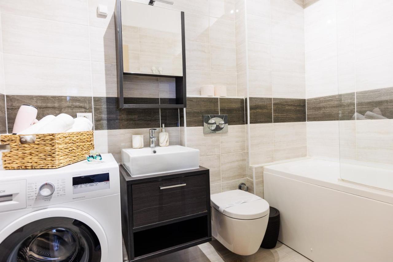 Touchdown Apartment Near Bucharest Airport Отопени Экстерьер фото